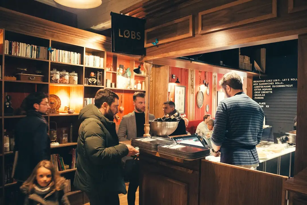 Plateau de bureaux partiellement occupé dans un immeuble tertiaire lyonnais proche des transports